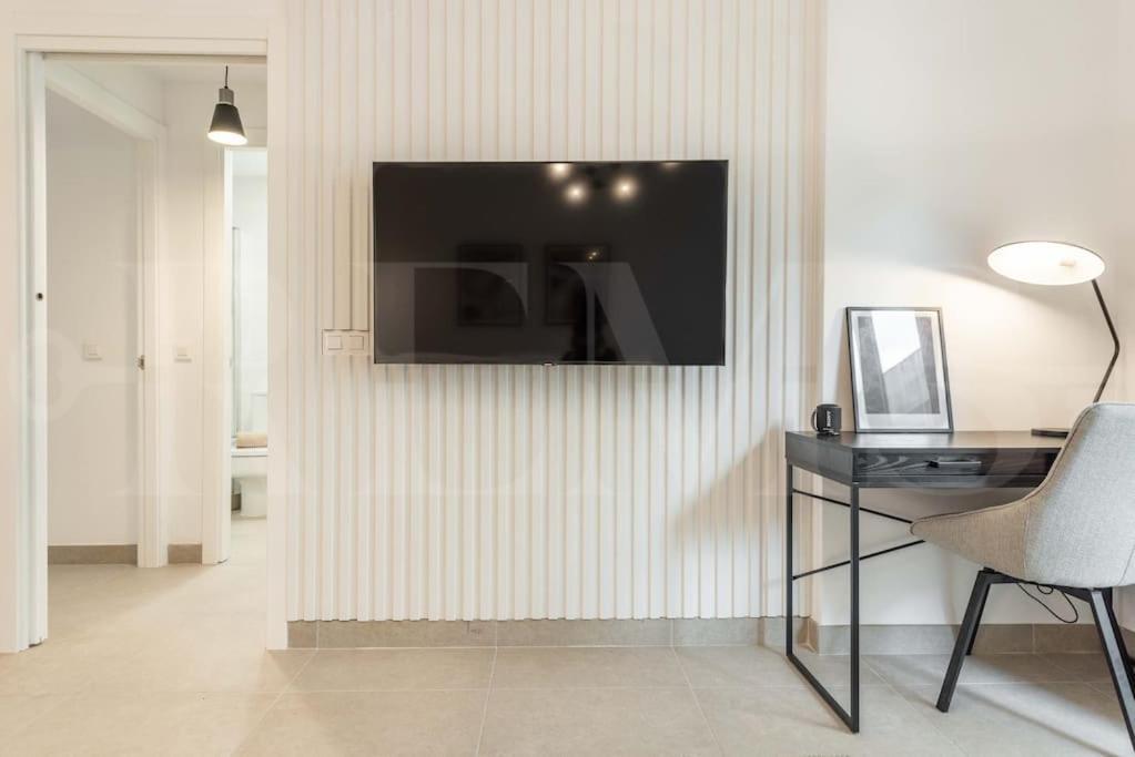 Modern Apartment With Patio & Parking By Rems Malaga Exterior photo