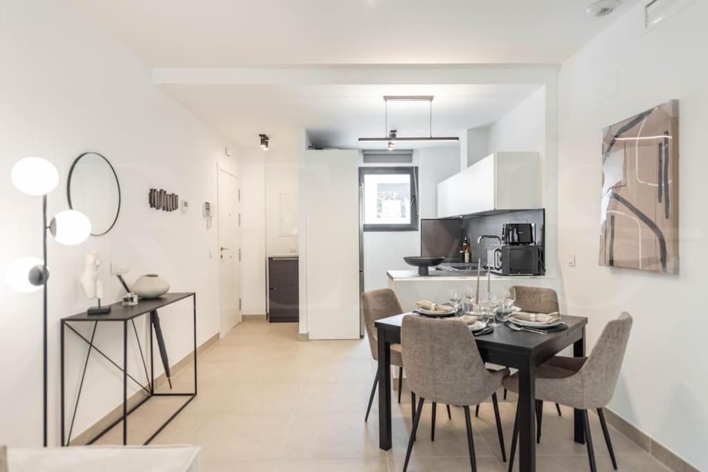 Modern Apartment With Patio & Parking By Rems Malaga Exterior photo