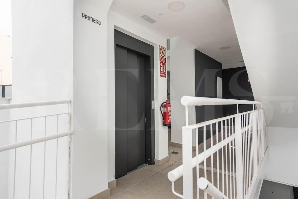 Modern Apartment With Patio & Parking By Rems Malaga Exterior photo